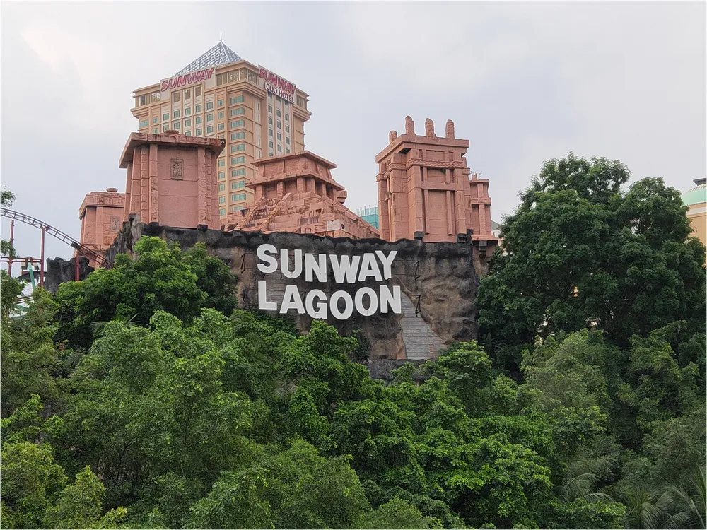 Attraction and Activities at Sunway Lagoon (Google Maps @Valavent)